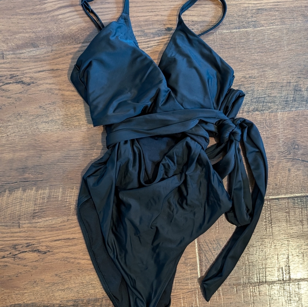 Aerie wrap full coverage swimsuit, black, women's size large